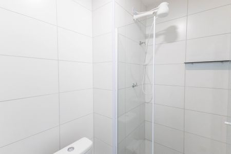 Banheiro de kitnet/studio para alugar com 1 quarto, 22m² em República, São Paulo