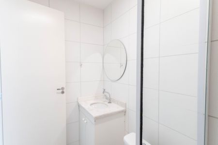 Banheiro de kitnet/studio para alugar com 1 quarto, 22m² em República, São Paulo