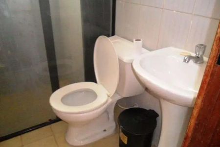 Banheiro de apartamento à venda com 2 quartos, 50m² em Ipiranga, Belo Horizonte