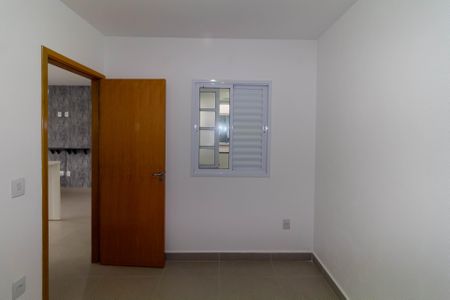 Quarto 2 de apartamento para alugar com 2 quartos, 42m² em Vila Ivone, São Paulo