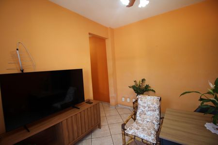 Sala de casa de condomínio à venda com 2 quartos, 98m² em Irajá, Rio de Janeiro