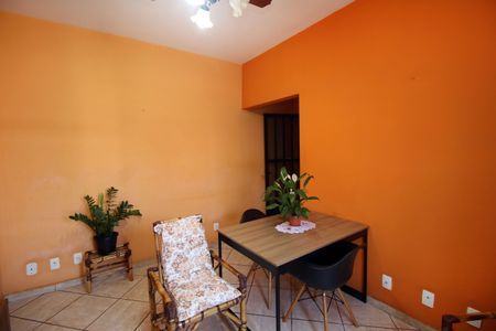 Sala de casa de condomínio à venda com 2 quartos, 98m² em Irajá, Rio de Janeiro