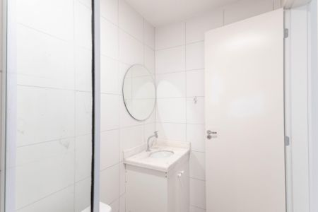 Banheiro de kitnet/studio para alugar com 1 quarto, 33m² em República, São Paulo