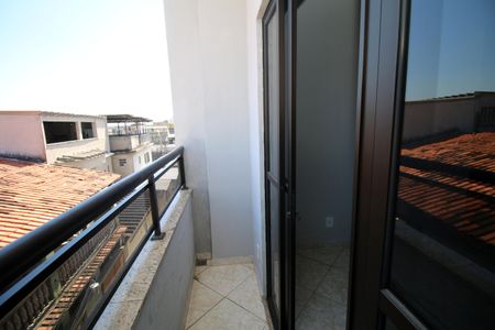 Casa de condomínio à venda com 98m², 2 quartos e 1 vagaVaranda