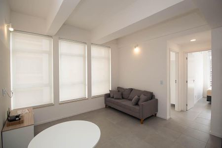 Sala / Cozinha de apartamento para alugar com 1 quarto, 46m² em República, São Paulo