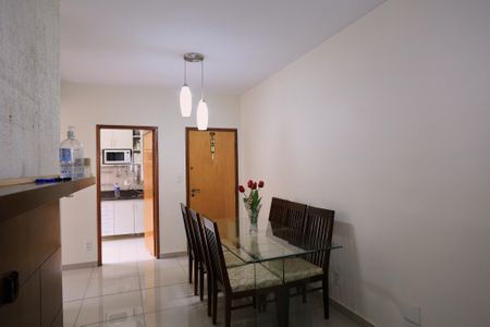 Sala de apartamento para alugar com 3 quartos, 70m² em Paraíso, Belo Horizonte