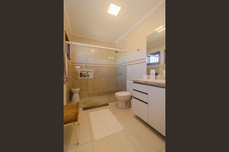 Casa à venda com 133m², 3 quartos e 2 vagas Casa à venda com 133m², 3 quartos e 2 vagasBanheiro da Suíte