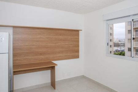 Sala/Cozinha de apartamento para alugar com 1 quarto, 28m² em Parque Industrial Tomas Edson, São Paulo