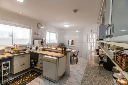 Casa de condomínio à venda com 300m², 4 quartos e 4 vagasCozinha