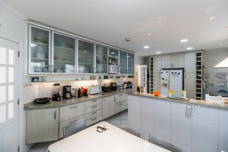 Casa de condomínio à venda com 300m², 4 quartos e 4 vagasCozinha