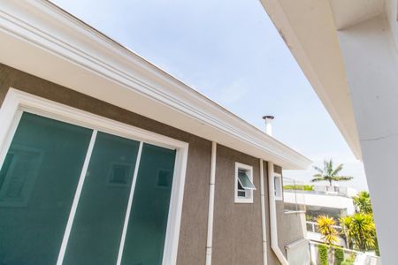 Casa de condomínio à venda com 300m², 4 quartos e 4 vagasVista da Suíte 2