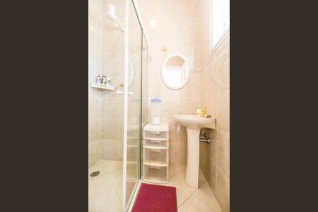 Casa de condomínio à venda com 300m², 4 quartos e 4 vagasBanheiro de serviço