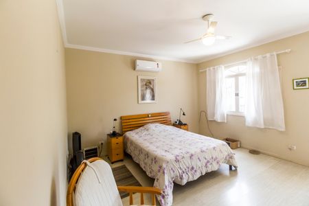 Casa de condomínio à venda com 300m², 4 quartos e 4 vagasSuíte 1