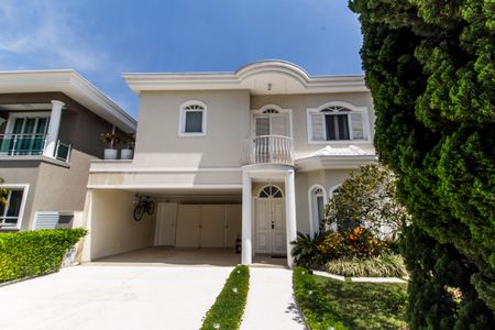 Casa de condomínio à venda com 300m², 4 quartos e 4 vagasFachada