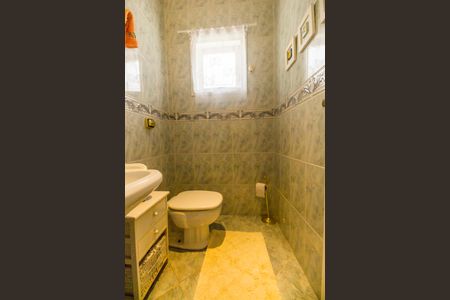 Casa de condomínio à venda com 300m², 4 quartos e 4 vagasLavabo