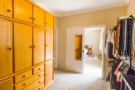 Casa de condomínio à venda com 300m², 4 quartos e 4 vagasCloset da suíte 1