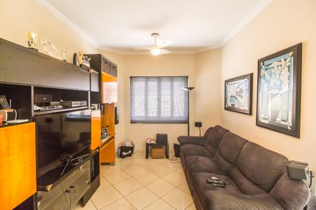 Casa de condomínio à venda com 300m², 4 quartos e 4 vagasSala