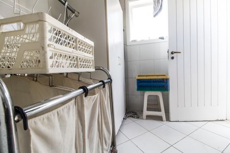 Casa de condomínio à venda com 300m², 4 quartos e 4 vagasÁrea de Serviço