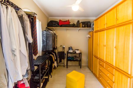 Casa de condomínio à venda com 300m², 4 quartos e 4 vagasCloset da suíte 1