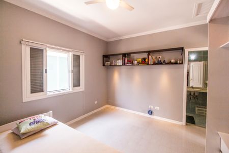 Casa de condomínio à venda com 300m², 4 quartos e 4 vagasSuíte 2