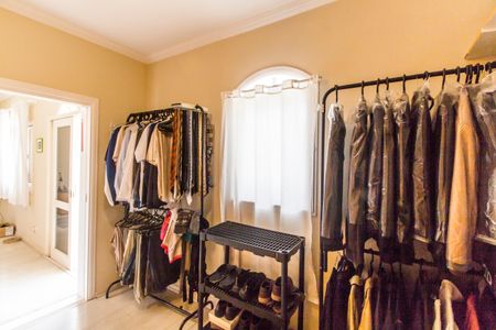Casa de condomínio à venda com 300m², 4 quartos e 4 vagasCloset da suíte 1