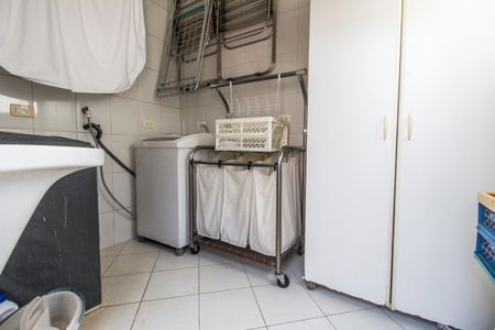 Casa de condomínio à venda com 300m², 4 quartos e 4 vagasÁrea de Serviço