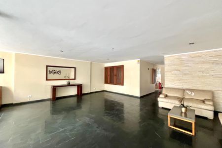 Apartamento à venda com 70m², 2 quartos e 1 vaga Apartamento à venda com 70m², 2 quartos e 1 vagaHall social