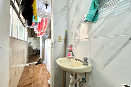 Apartamento à venda com 70m², 2 quartos e 1 vaga Apartamento à venda com 70m², 2 quartos e 1 vagaBanheiro de serviço