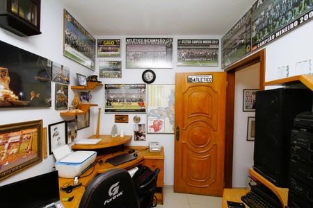 Casa à venda com 640m², 8 quartos e 2 vagasQuarto 6