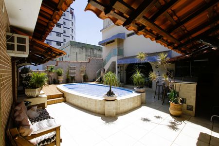 Casa à venda com 640m², 8 quartos e 2 vagasPiscina