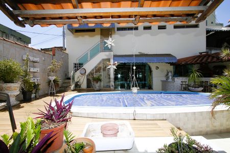 Casa à venda com 640m², 8 quartos e 2 vagasÁrea externa