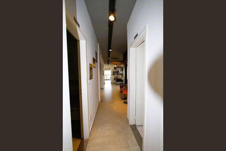 Casa à venda com 640m², 8 quartos e 2 vagasCorredor