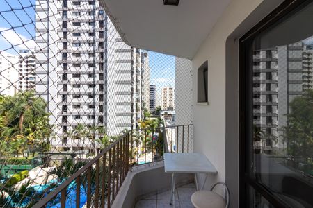 Varanda de apartamento à venda com 2 quartos, 70m² em Indianópolis, São Paulo