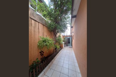 Casa à venda com 210m², 4 quartos e 4 vagas Casa à venda com 210m², 4 quartos e 4 vagasQuintal
