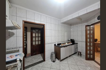 Casa à venda com 210m², 4 quartos e 4 vagas Casa à venda com 210m², 4 quartos e 4 vagasCozinha