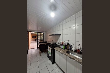 Casa à venda com 210m², 4 quartos e 4 vagas Casa à venda com 210m², 4 quartos e 4 vagasCozinha 2