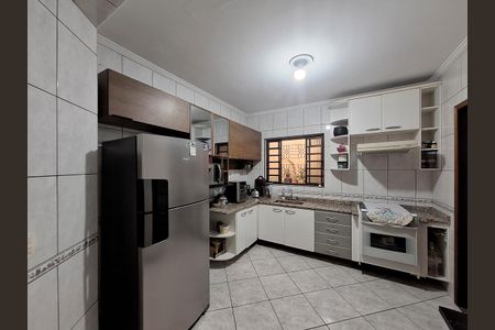 Casa à venda com 210m², 4 quartos e 4 vagas Casa à venda com 210m², 4 quartos e 4 vagasCozinha
