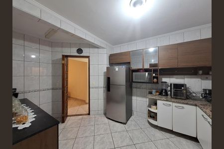 Casa à venda com 210m², 4 quartos e 4 vagas Casa à venda com 210m², 4 quartos e 4 vagasCozinha
