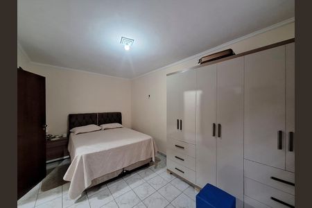 Casa à venda com 210m², 4 quartos e 4 vagas Casa à venda com 210m², 4 quartos e 4 vagasSuíte