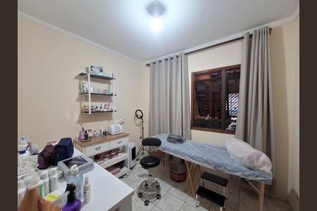 Quarto 2 de casa à venda com 4 quartos, 210m² em Vila Hebe, São Paulo