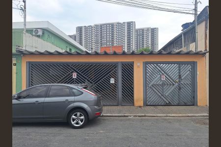 Casa à venda com 210m², 4 quartos e 4 vagas Casa à venda com 210m², 4 quartos e 4 vagasFachada