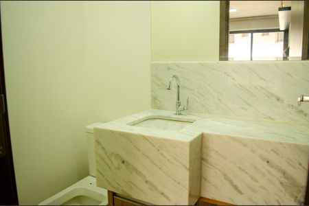 Lavabo de apartamento para alugar com 2 quartos, 70m² em Setor Marista, Goiânia