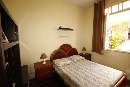 Casa à venda com 430m², 5 quartos e 5 vagasquarto 2