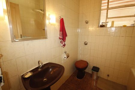 Casa à venda com 430m², 5 quartos e 5 vagasbanheiro 1