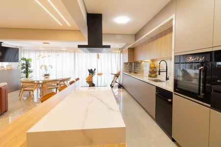 Apartamento à venda com 150m², 3 quartos e 3 vagas Apartamento à venda com 150m², 3 quartos e 3 vagasCozinha