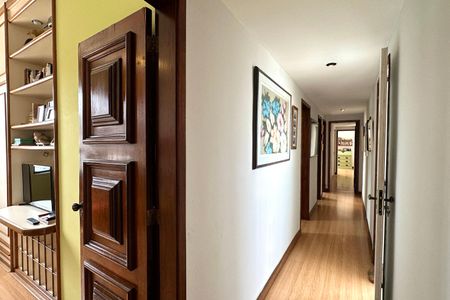 Apartamento à venda com 300m², 4 quartos e 1 vagaCorredor