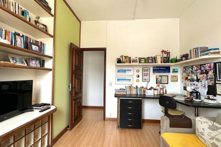 Apartamento à venda com 300m², 4 quartos e 1 vagaQuarto 1