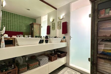 Apartamento à venda com 300m², 4 quartos e 1 vagaBanheiro do Quarto 4