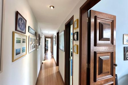 Apartamento à venda com 300m², 4 quartos e 1 vagaCorredor