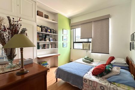 Apartamento à venda com 300m², 4 quartos e 1 vagaQuarto 2
